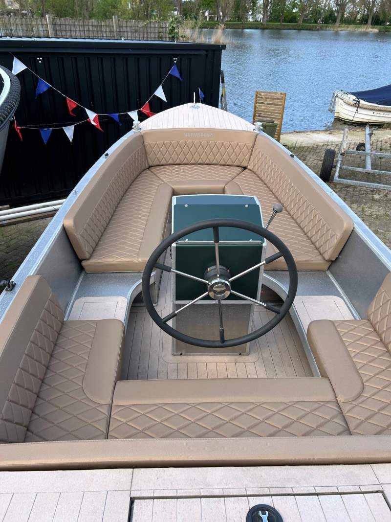 Van Vossel 550 sloep 1