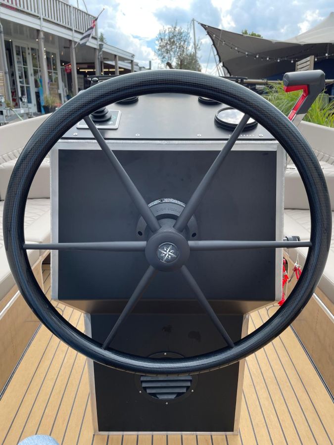 vanvossen 700 cabin sloep