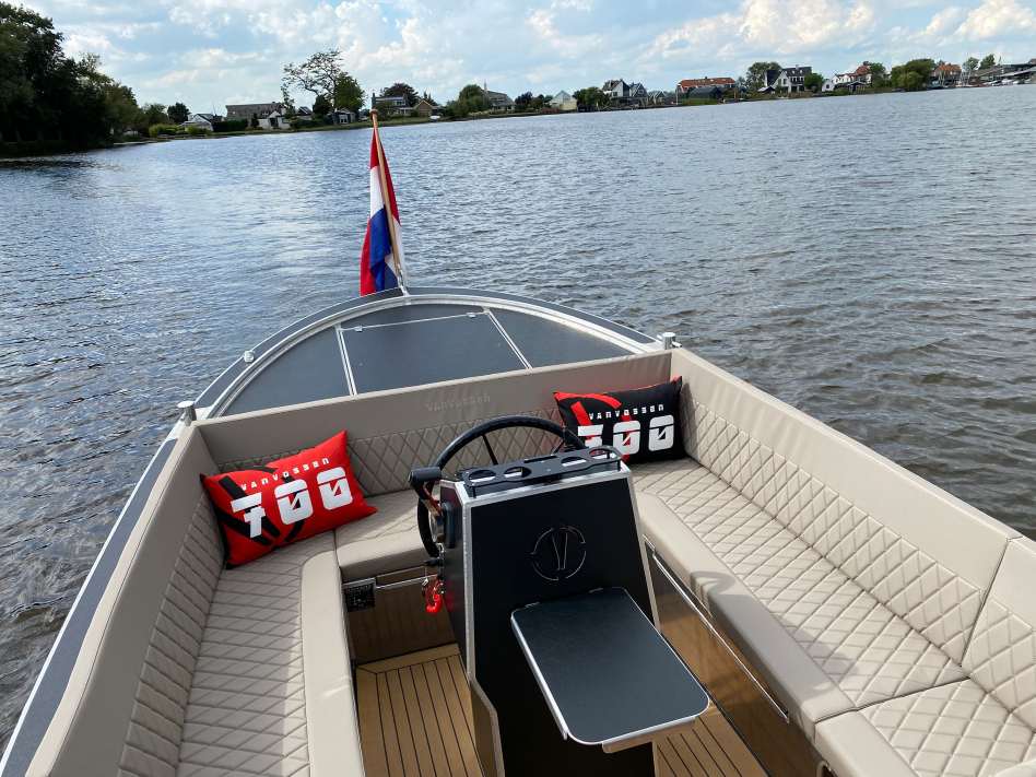 vanvossen 700 cabin sloep 20