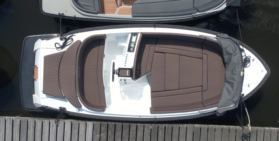 Corsiva 595 tender zwart luxe tender 2