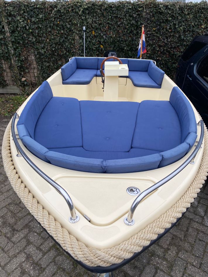 Occasion sloep kussens motor en stuur 2