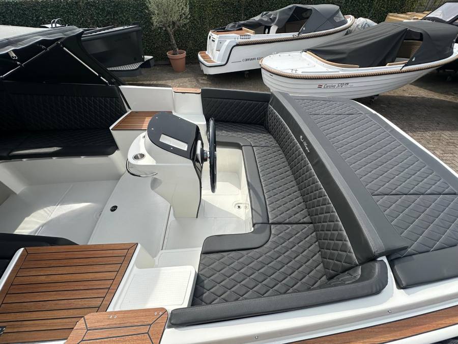 Oud huijzer 740 tender