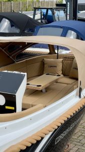 mooie zwarte witte tender