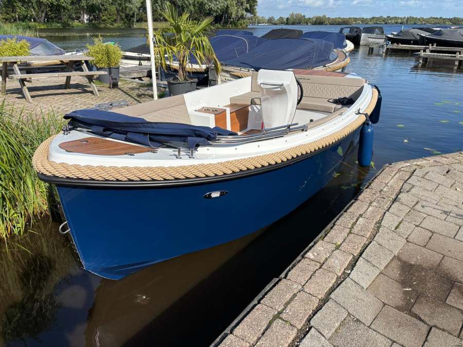 Corsiva 650 tender