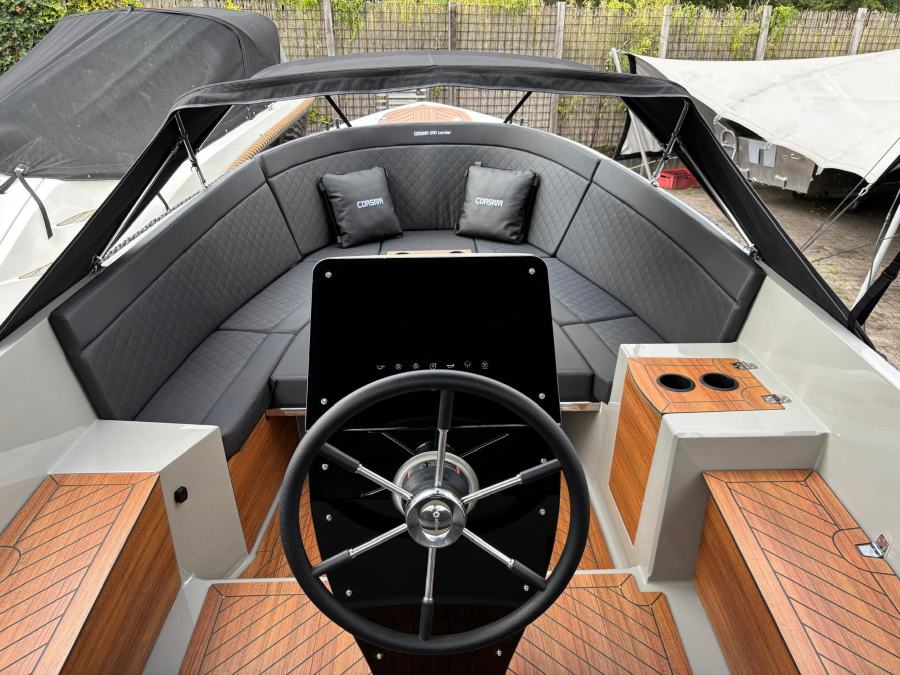Corsiva 650 tender (3)grijs zwart