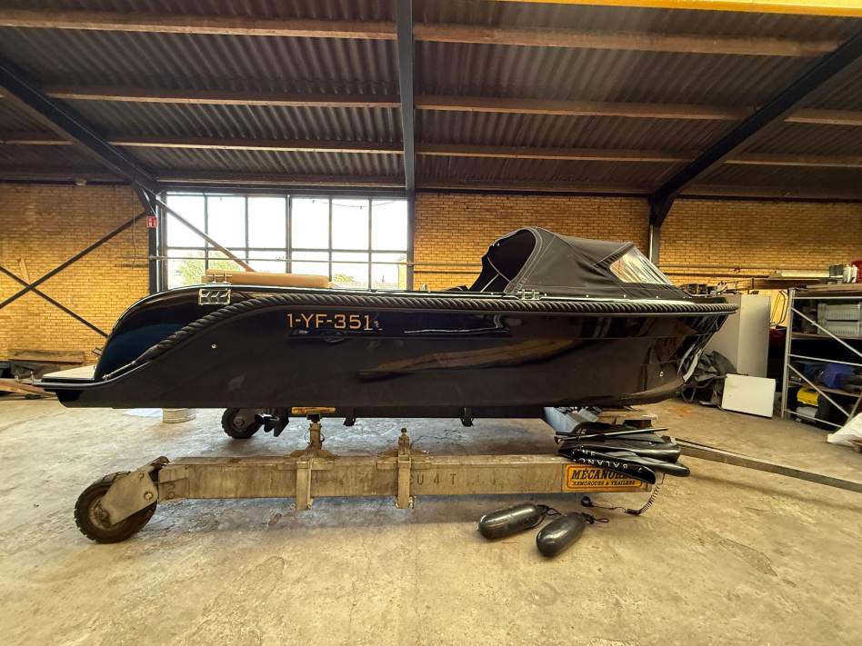 Oud huijzer 616 tender occasion 60 pk zwartr