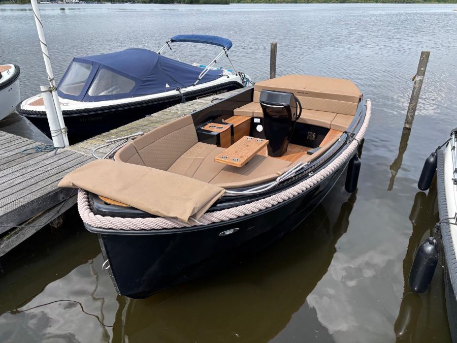 Corsiva 650 tender occasion 1