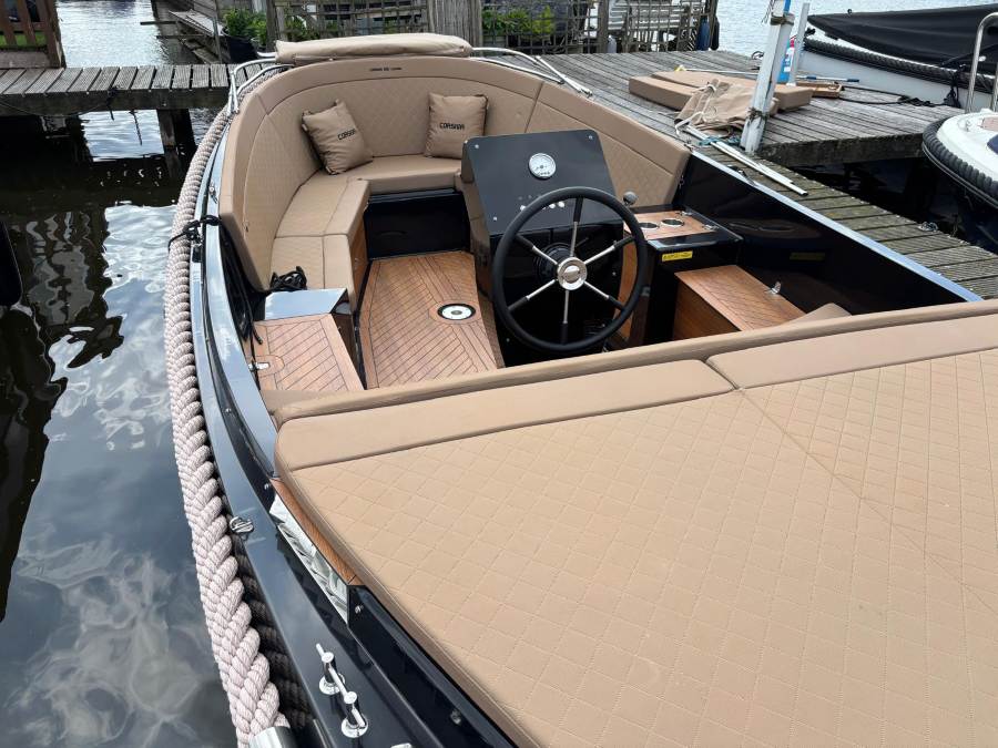 Corsiva 650 tender occasion 8