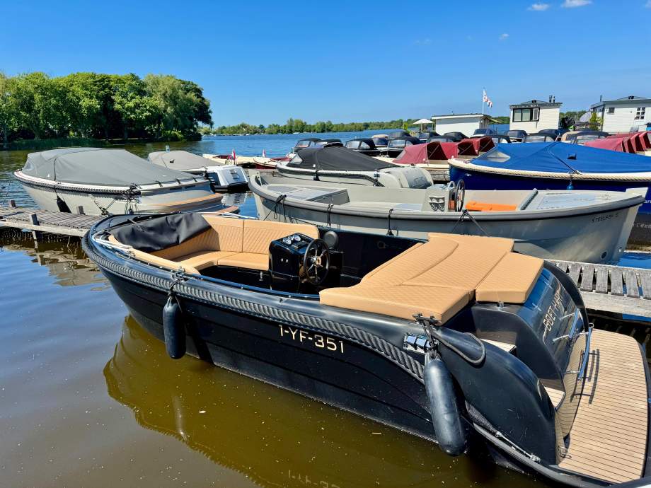 Oud huijzer 616 tender occasion 60 pk verkoop loosdrecht direct varen tweedehands boot 1