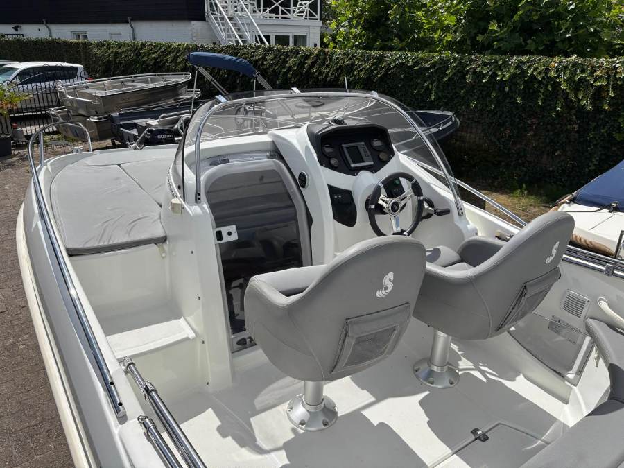 Beneteau Cabin Flyer 550 (1)