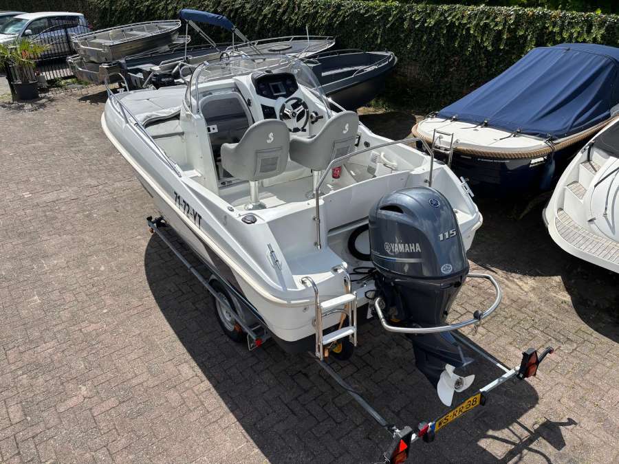 Beneteau Cabin Flyer 550 (3)