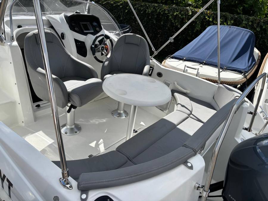 Beneteau Cabin Flyer 550 (6)