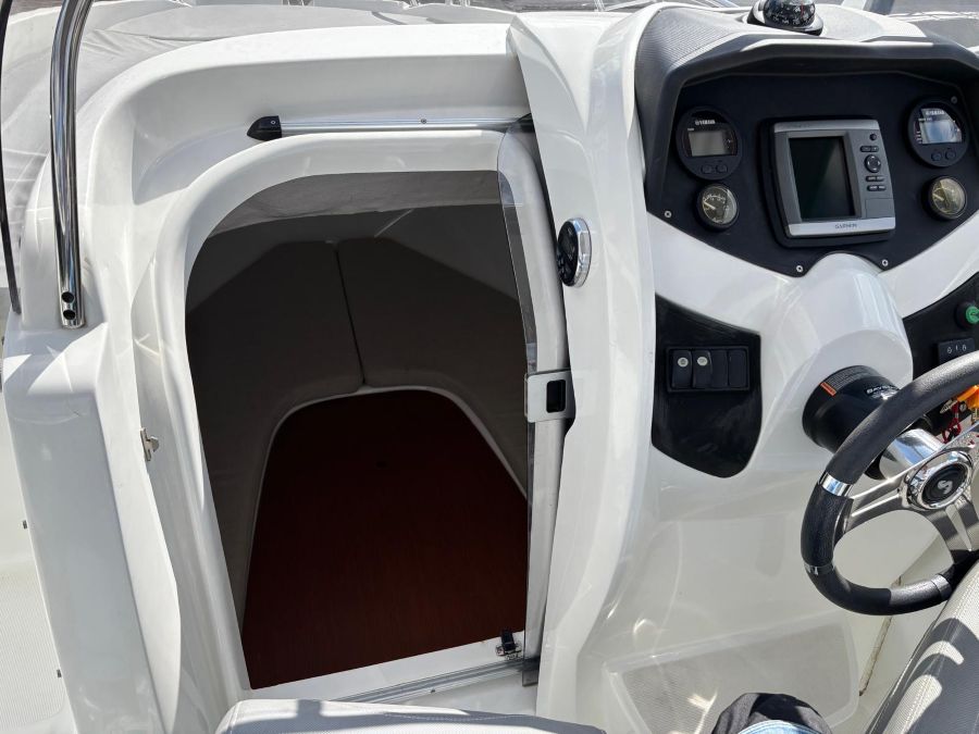 Beneteau Cabin Flyer 550 (8)