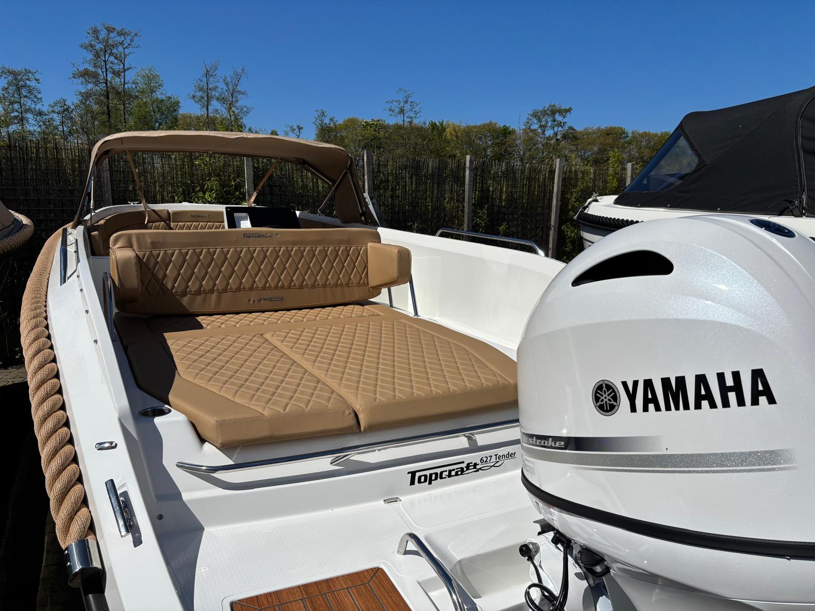 Topcraft 627 tender Yamaha 100pk (3)