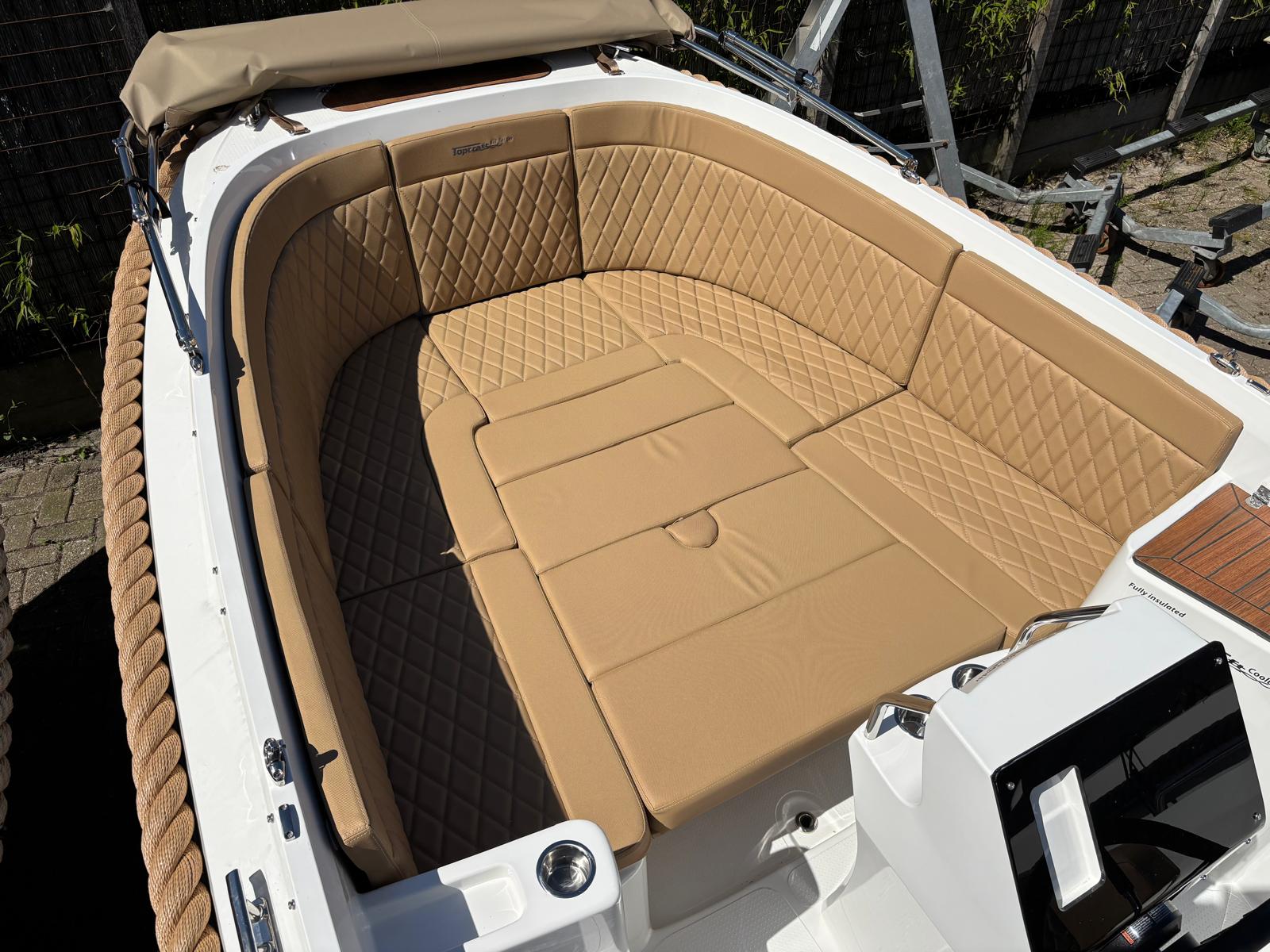 Topcraft 627 tender Yamaha 100pk (6)